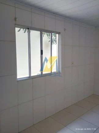 Imagem Cansado de pagar caro por um lugar pequeno? Olha essa casa com quintal.