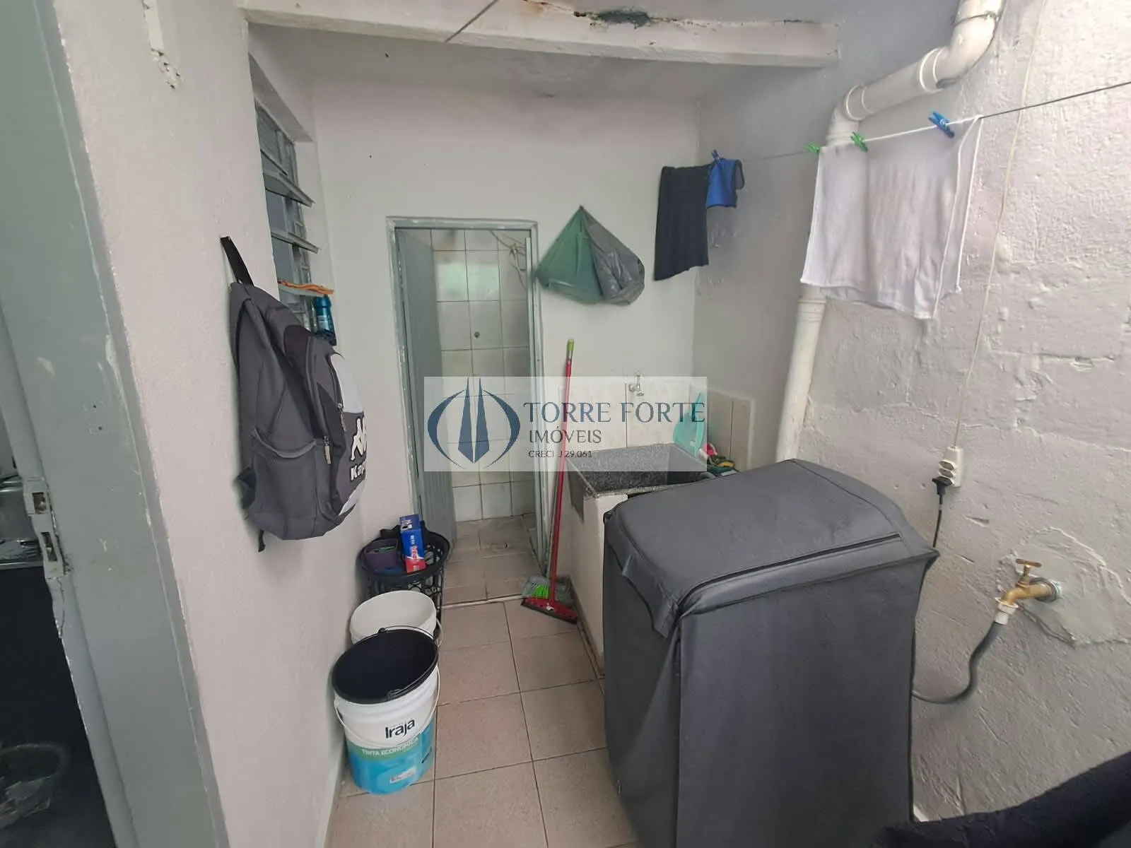 Imagem Terreno com 2 casas