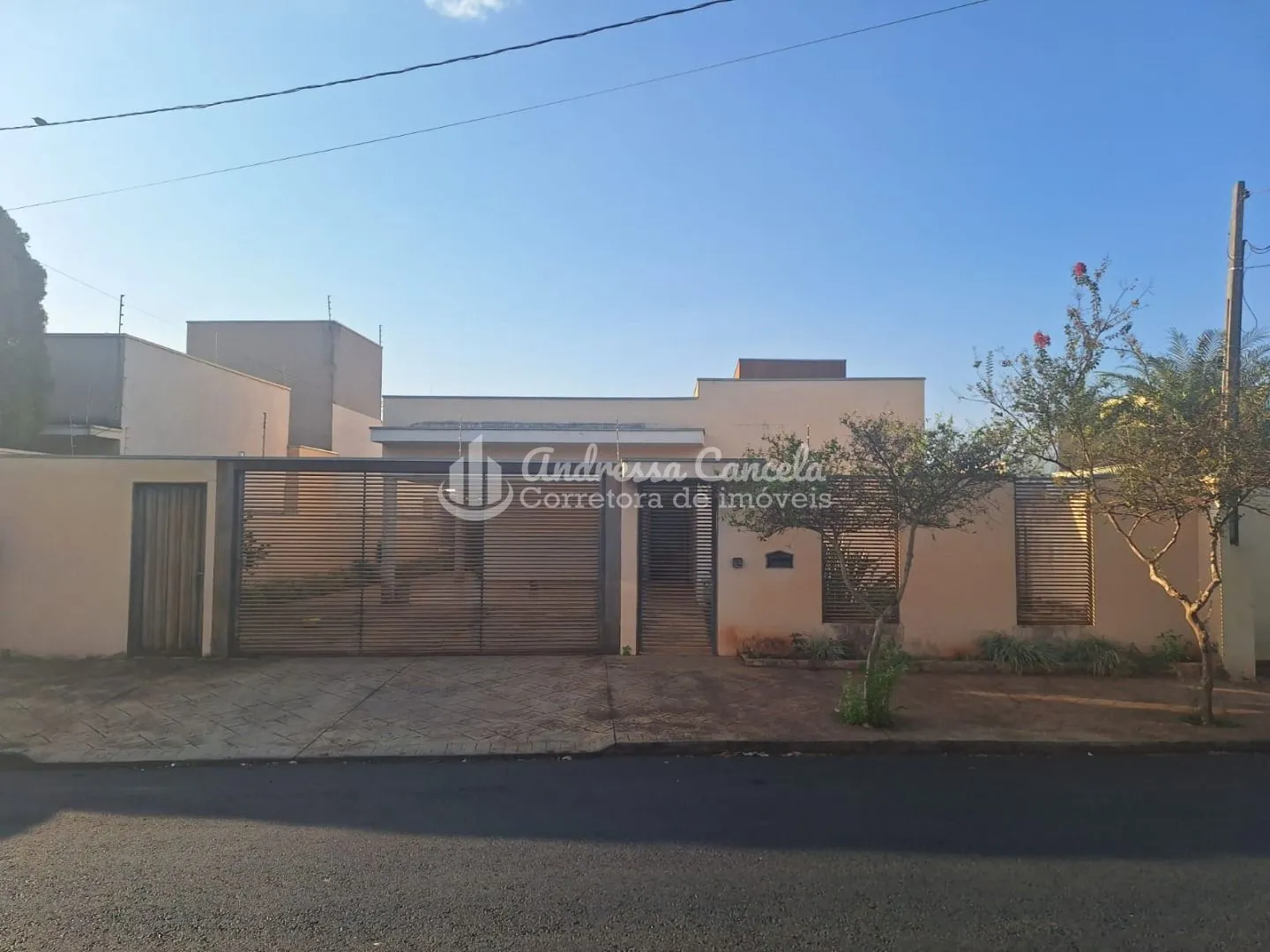 Foto do imóvel Casa com 3 dormitórios à venda, 198 m² por R$ 1.600.000,00 - Universitário em Universitário, São José do Rio Preto - SP