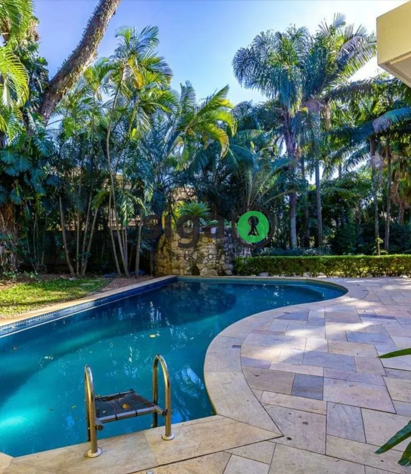 Imagem Casa em condomínio, no Jd Cordeiro, com 4 suites , 6 vagas e piscina à Venda