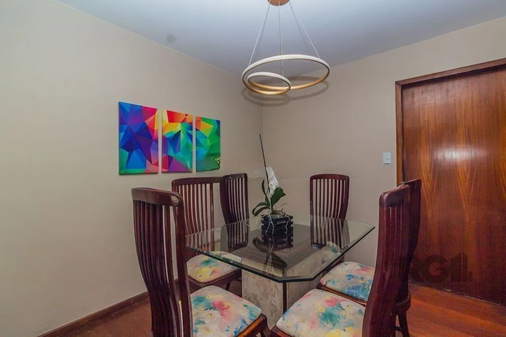 Imagem Casa com 3 dormitórios no bairro Nonoai