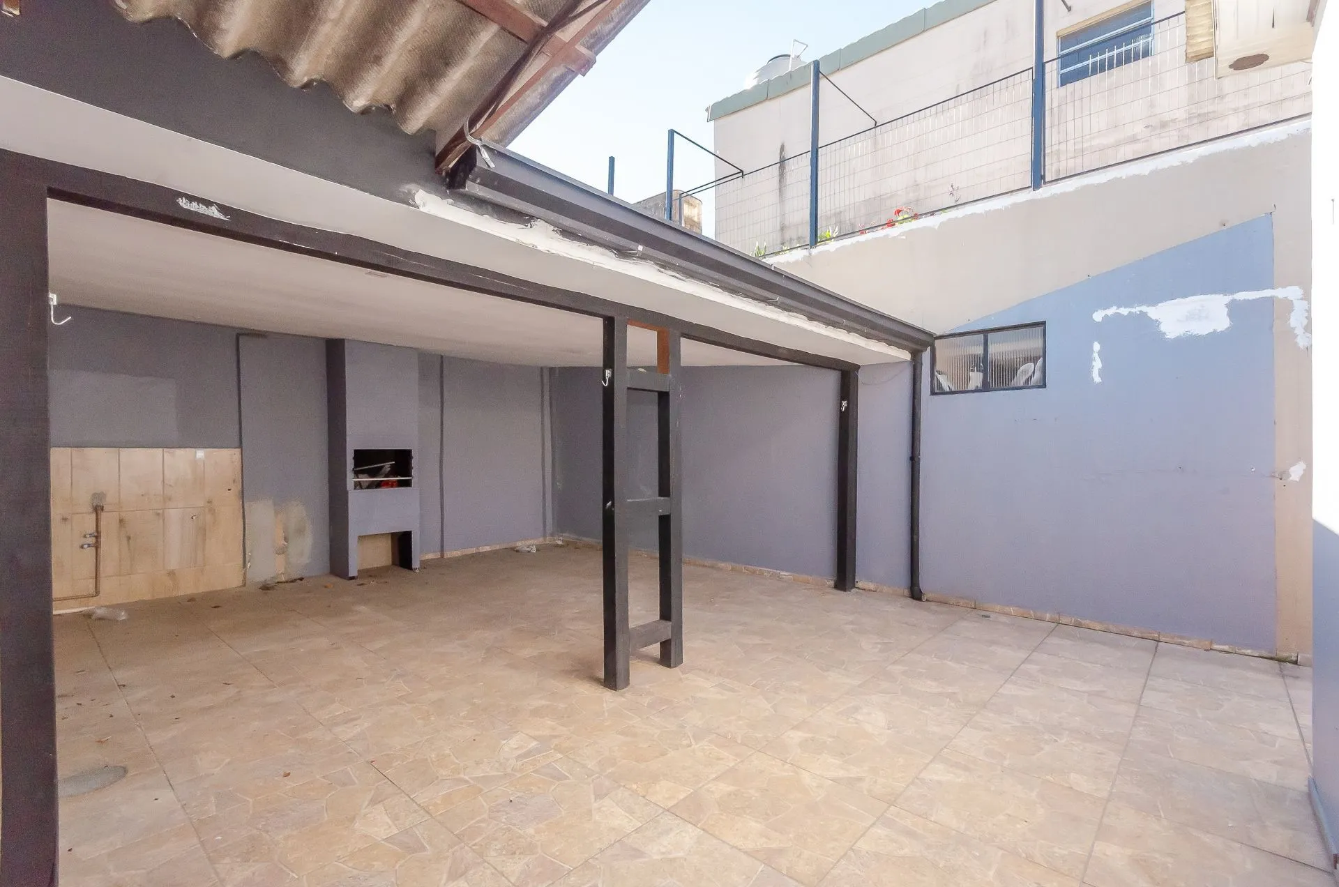 Imagem Casa a venda no bairro São José com 3 dormitórios e amplo pátio