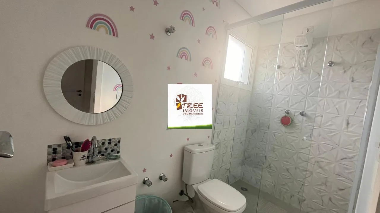 Imagem VENDA DE SOBRADO NO CONDOMÍNIO HILLS III, EM ARUJÁ/SP, 521m² com 05 suítes, piscina, sala ampla, quintal de 200m² e 06 vagas. CONSULTE-NOS.