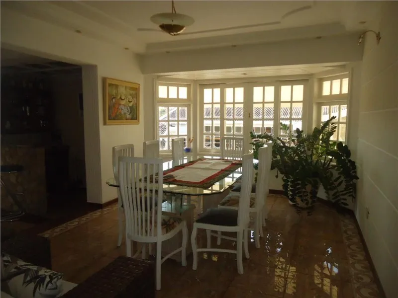Imagem Imperdível oportunidade: Casa em condomínio de luxo na Colinas dos Álamos, Valinhos-SP - 3 quartos, 3 suítes, 540m².