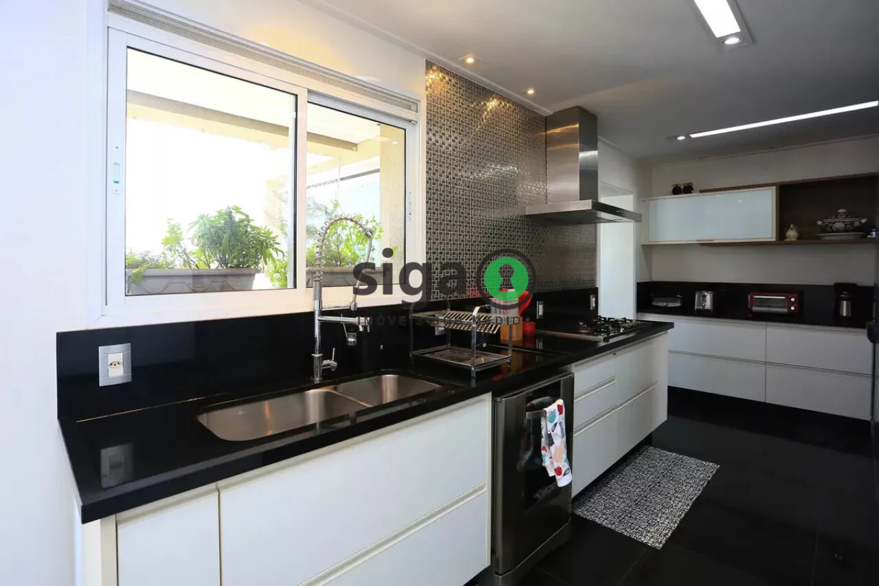 Imagem Apartamento de 223 metros com 3 quartos e 4 vagas