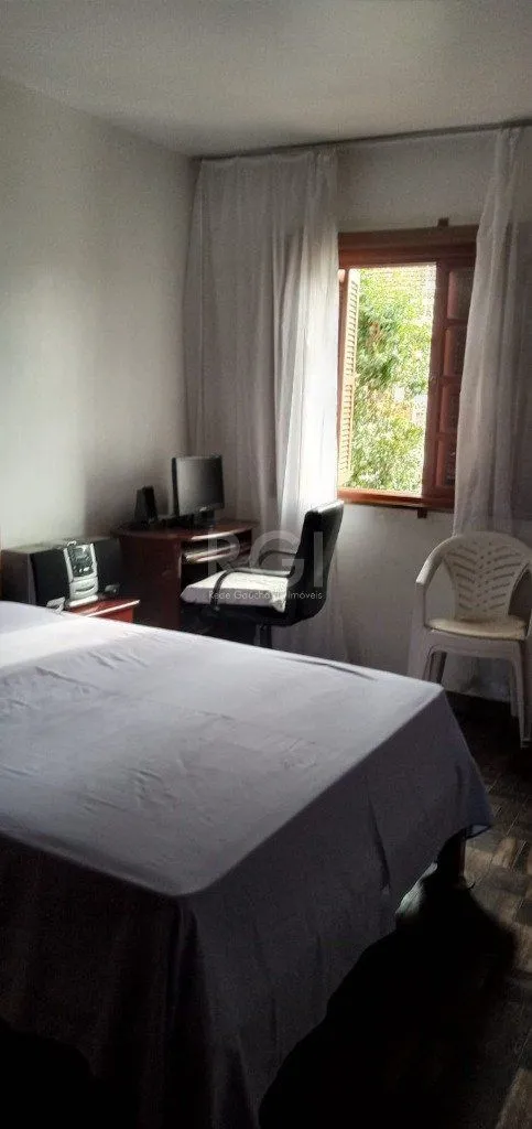 Imagem Casa para Venda - 95m², 2 dormitórios, 3 vagas - Teresópolis