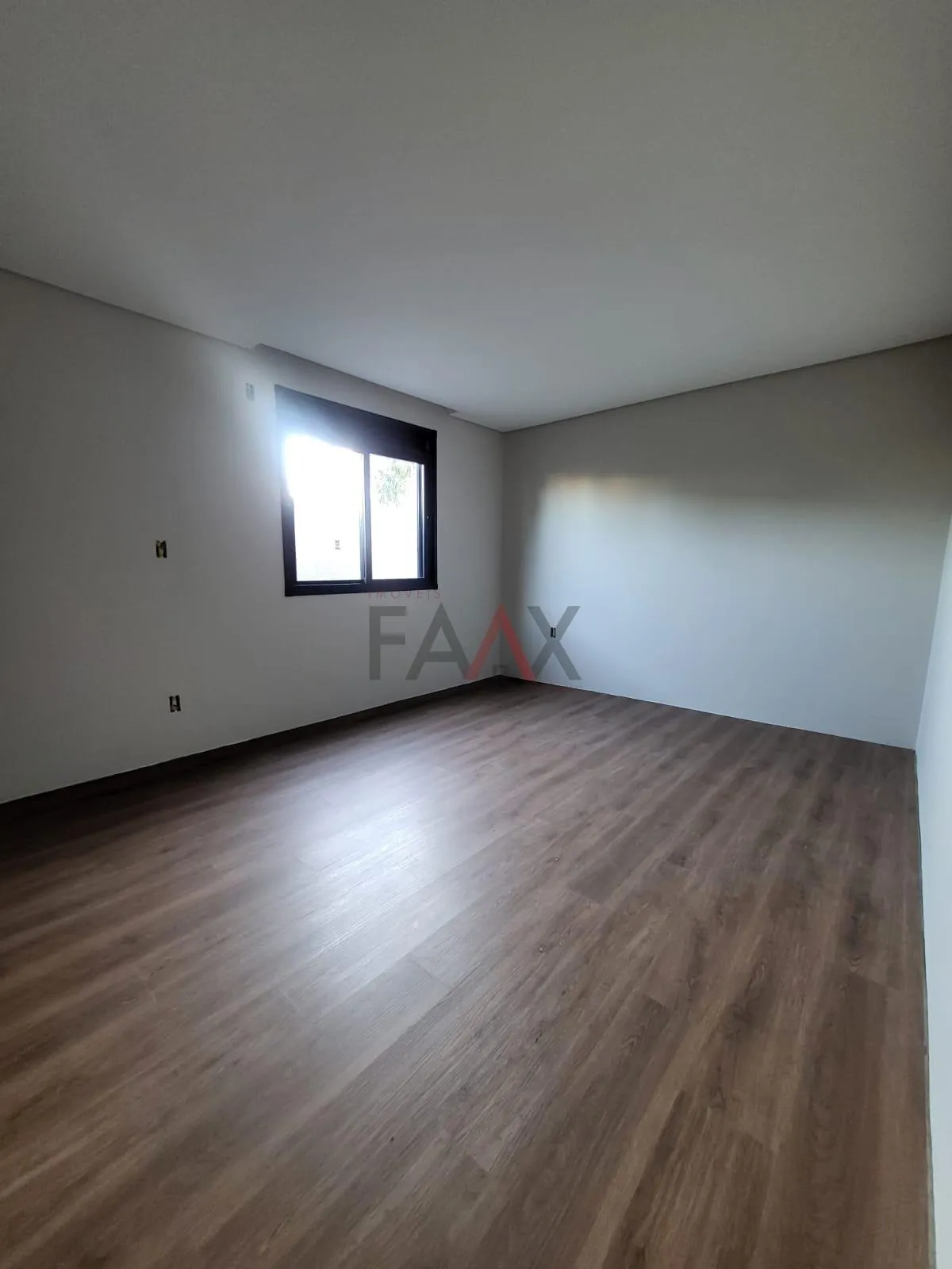 Imagem Casa com 4 dormitórios à venda, 588.00 m , CENTRO - Gpva, GUARAPUAVA - PR