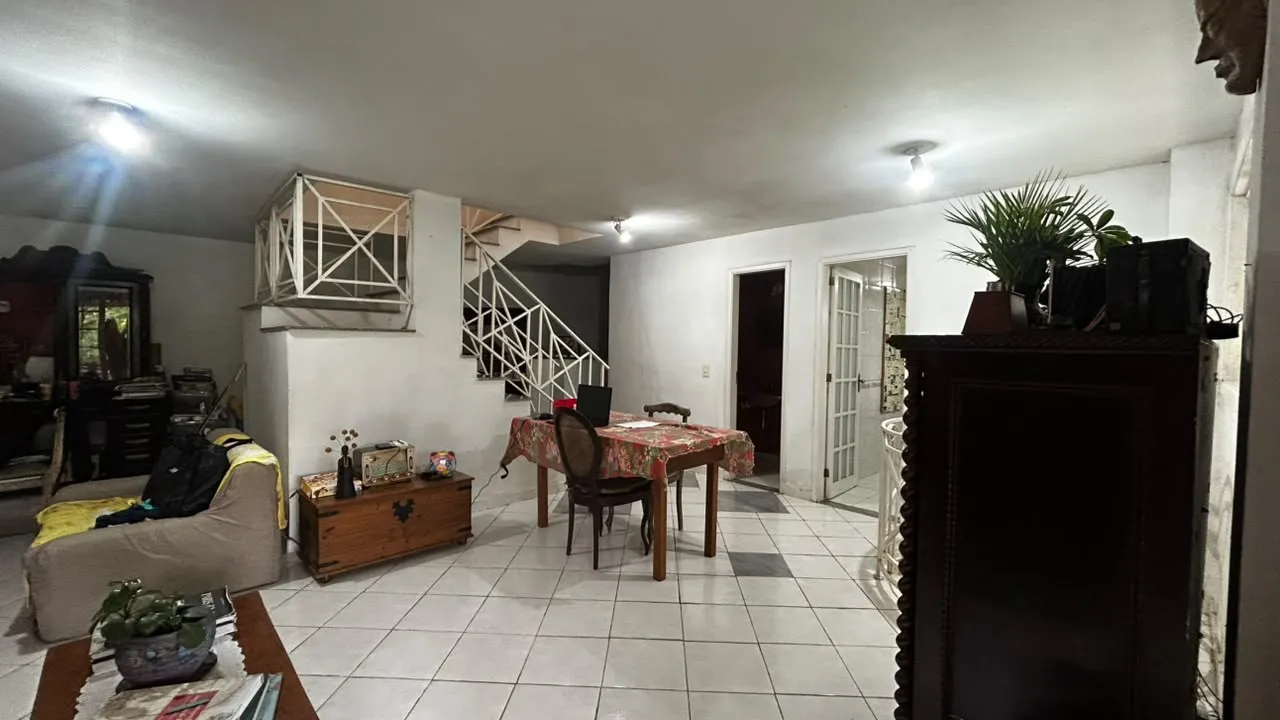 Imagem Casa em Condomínio para Venda em Petrópolis / RJ no bairro Itaipava
