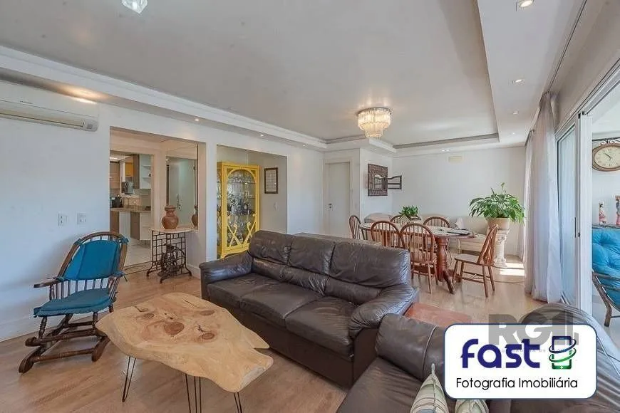 Imagem Vende Excelente Apartamento no Bairro - Jardim do Salso - Porto Alegre