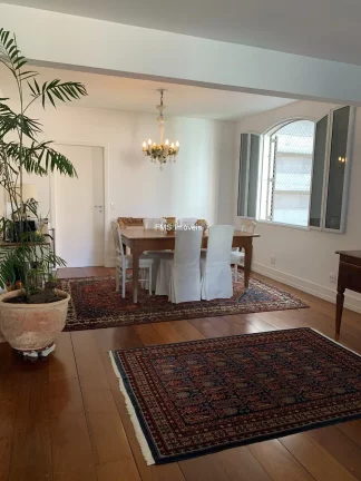 Imagem Imperdível oportunidade de adquirir apartamento de luxo no Itaim Bibi, São Paulo-SP: 3 quartos, 2 suítes, 4 banheiros, 2 vagas de garagem, 160m²!