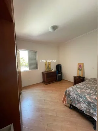 Imagem Imóvel de Luxo na Vila Mariana: Casa com 5 Quartos, 2 Suítes e 220m² em São Paulo-SP