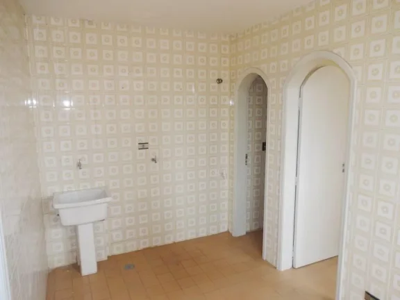 Imagem Apartamento amplo muito bem localizado no Centro com excelente estrutura, com 3 quartos, todos com a...