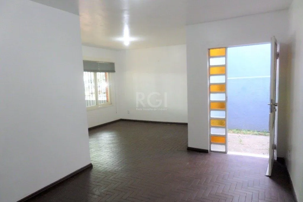 Imagem Casa no bairro Jardim Botânico de 3 dormitórios e 2 vagas