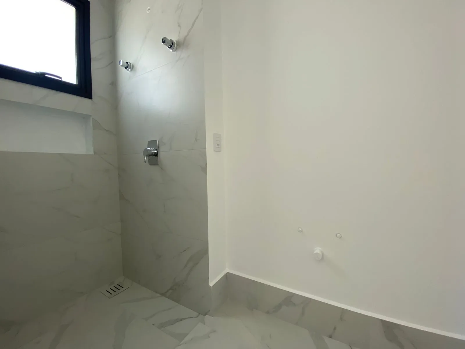 Imagem Apartamento com vista para o mar à venda com 185m2 por R$ 3.690.000,00