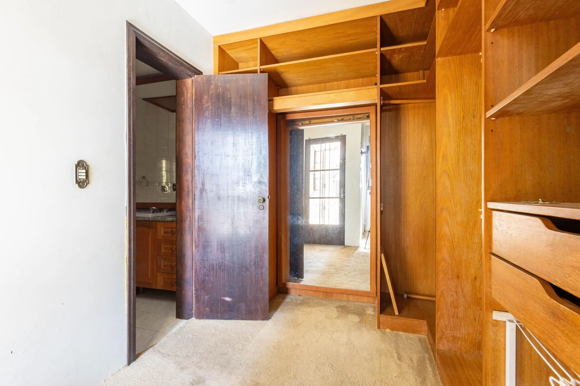 Imagem CASA SOBRADO 3 DORMITÓRIOS 1 SUITE 3 VAGAS NO BAIRRO HIGIENÓPOLIS EM PORTO ALEGRE