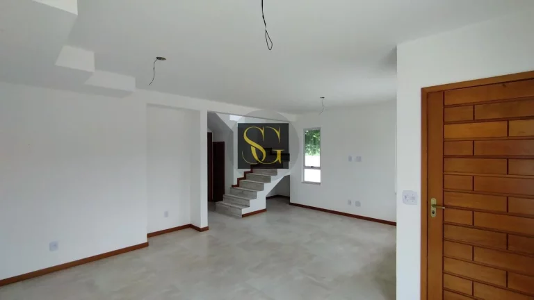 Imagem Casa para Venda em Teresópolis, Vargem Grande, 4 dormitórios, 1 suíte, 2 banheiros, 2 vagas