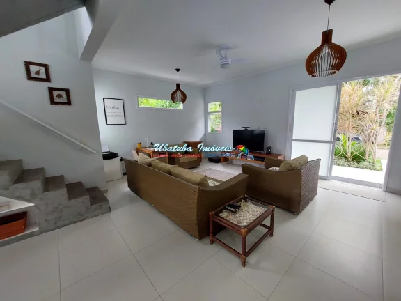 Imagem Excelente casa em condomínio fechado com 04 dormitórios