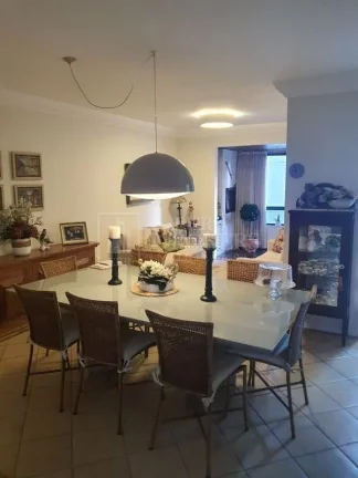 Apartamento mobiliado quadra mar em Balneário Camboriú.