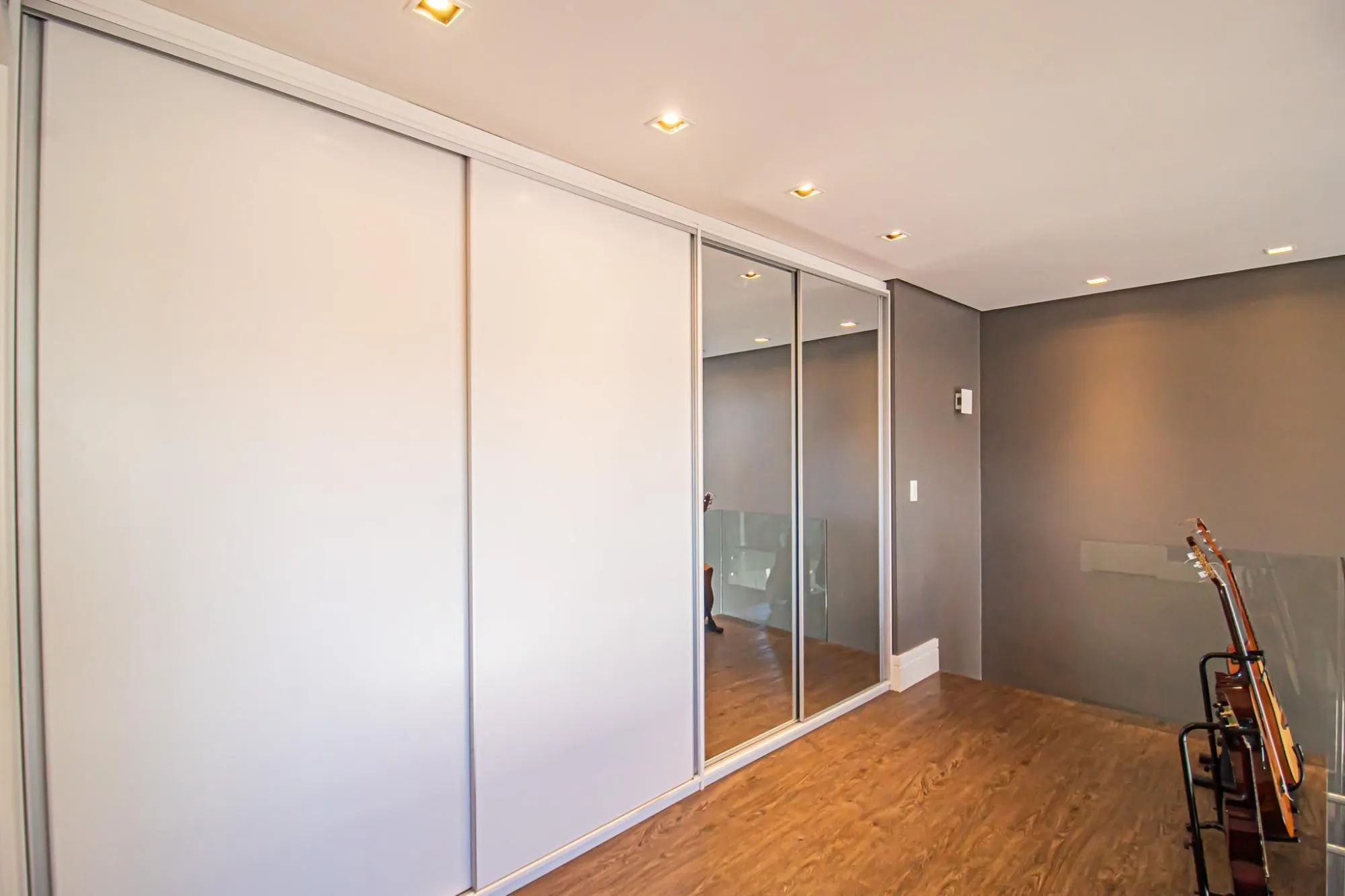 Imagem Apartamento Duplex, 1D com lareira no bairro Rio Branco