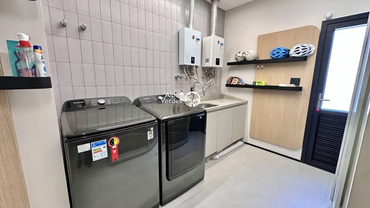 Imagem Vende-se casa prox a beira mar em Xangri-lá - 5 Quartos- Valor R$ 12.827.000,00