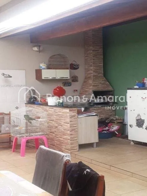 Imagem Casa em condomínio com 217 m² e 3 quartos