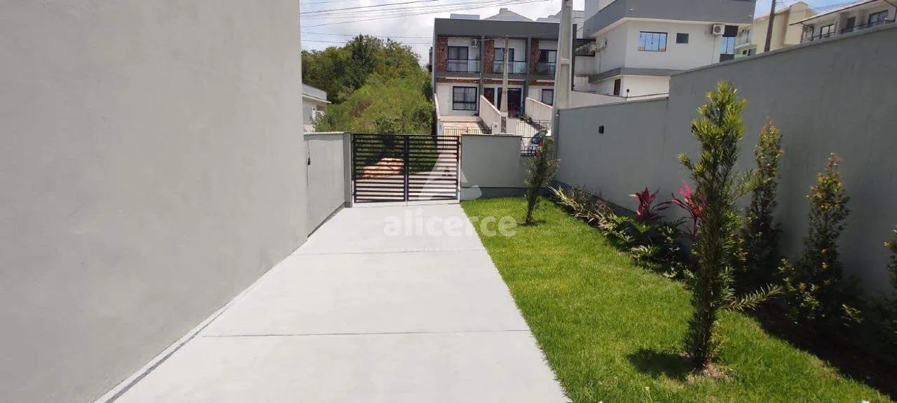 Imagem Sobrado à venda com 2 quartos 2 suítes, 84m² em Potecas São José