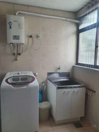 Imagem Cobertura com 4 dormitórios, sendo 1 suíte, sala de estar, água quente, ar condicionado, moveis p...