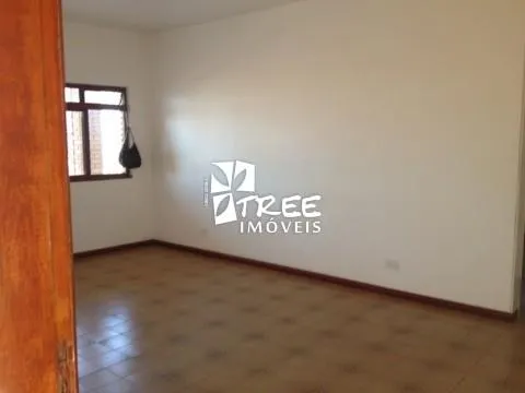Imagem VENDA CASA no Bairro do Jardim Real distribuídos em 3 dormitórios, sala para 2 ambientes, banheiro, cozinha, lavanderia, 4 vagas coberta. Salão de fes