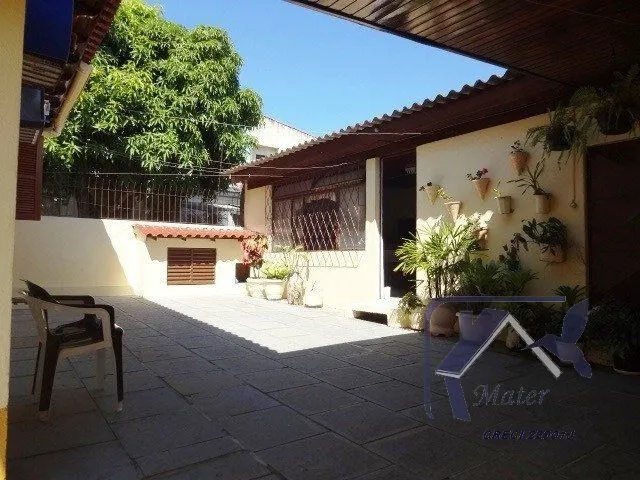 Imagem Casa para Venda - 318m², 4 dormitórios, sendo 1 suites, 4 vagas - Cavalhada