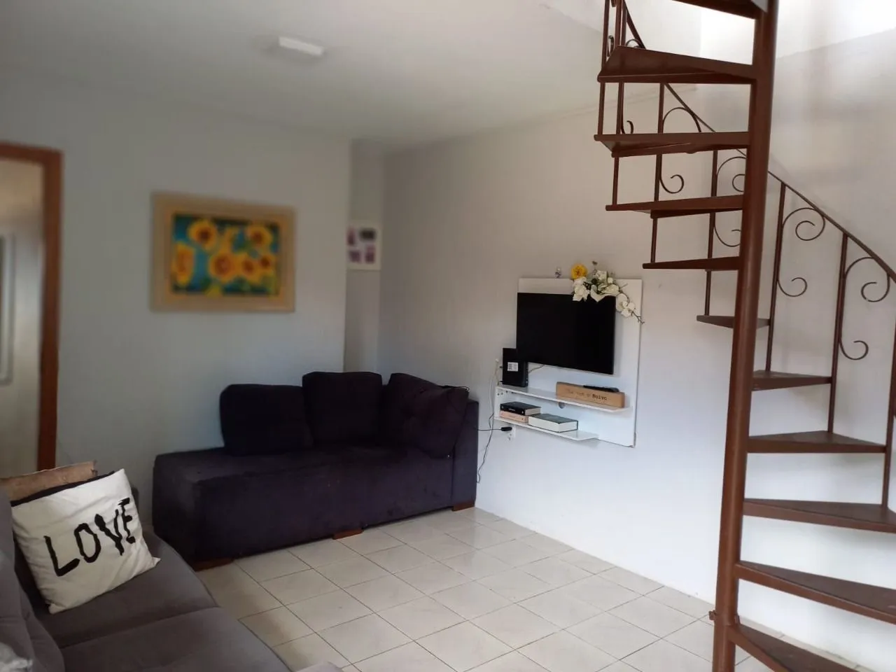 Imagem Duas casas no terreno com 2 vagas de garagem