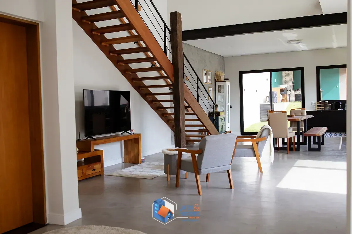 Imagem Casa no condomínio Chácara Jaraguá para venda com 2 quartos, sendo 2 suítes, 278m²