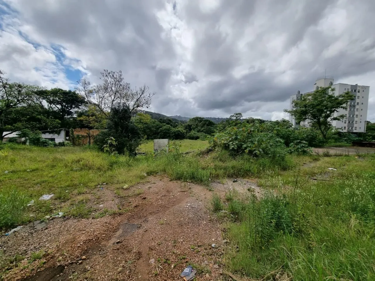 Imagem Terreno para Venda - 3778m² Na Avenida Cavalhada