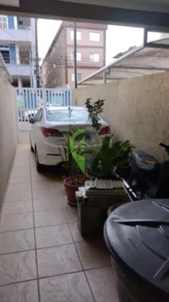 Imagem Casa com 3 quartos, sendo 1 suíte, à venda no Marapé, em Santos - SP