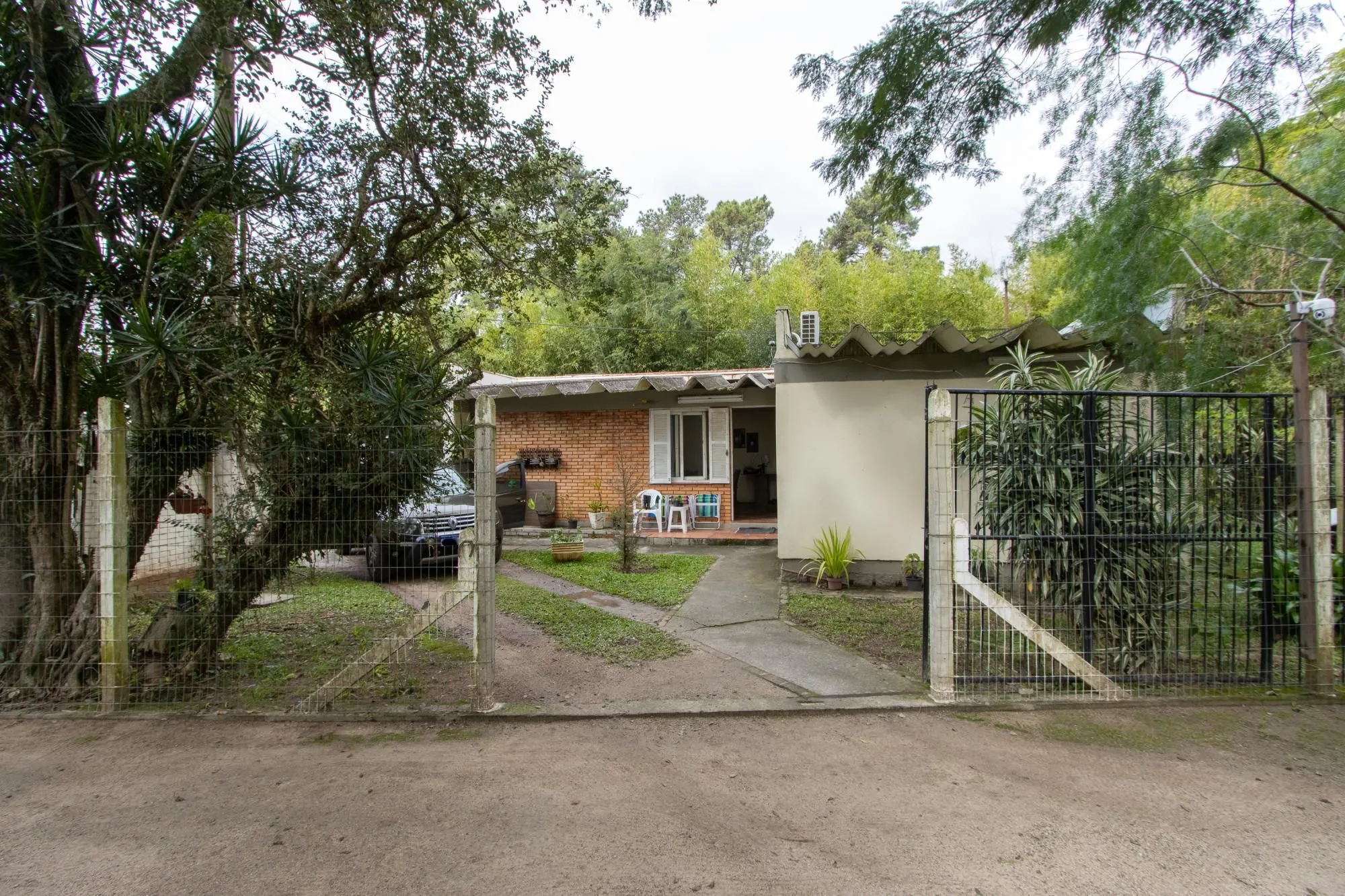 Imagem Terreno com edificações para múltiplos negócios lucrativos.
