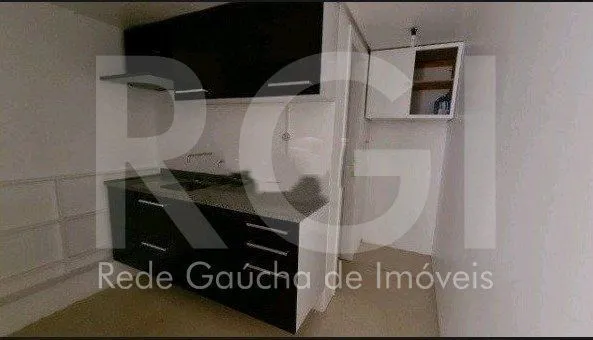 Imagem Loja para Venda - 180m², 0 dormitórios, 1 vaga - Menino Deus