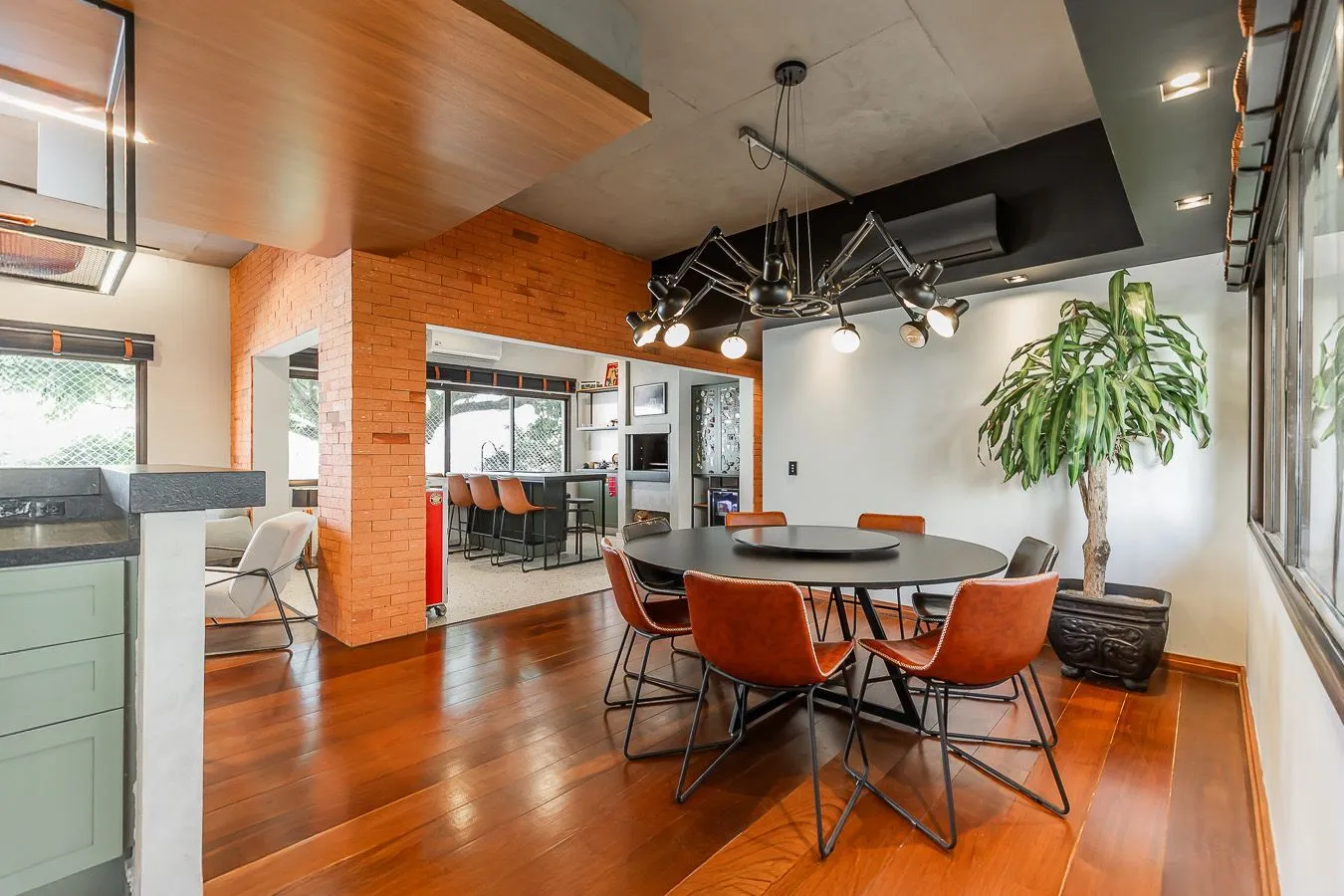 Imagem Apartamento 3 dormitórios, 3 vagas e 259 m² no bairro Auxiliadora.