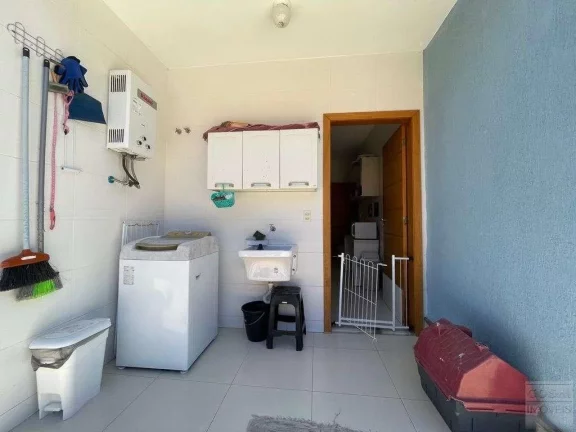 Imagem Casa para Venda em Teresópolis, Vargem Grande, 3 dormitórios, 1 suíte, 3 banheiros, 3 vagas