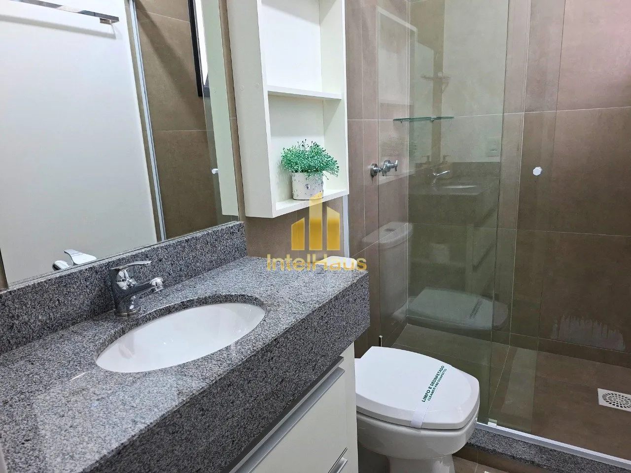 Imagem Oportunidade para investidor que busca renda imediata e baixo esforço operacional.

Studio no 8º p...