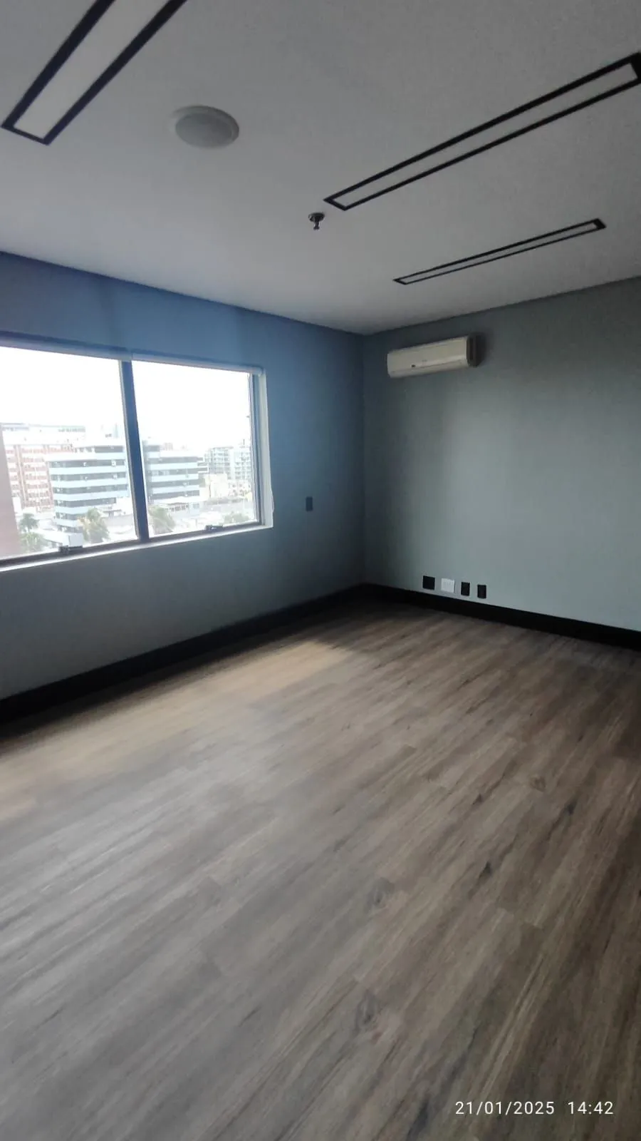 Imagem Duas salas comerciais unificadas -Bairro Menino Deus
