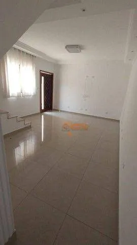 Imagem Sobrado com 3 dormitórios à venda, 250 m² por R$ 1.200.000,00 - Cidade Soberana - Guarulhos/SP