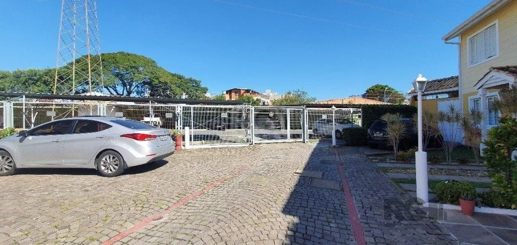 Imagem Casa em condomínio no Sarandi de 2d vaga e infra