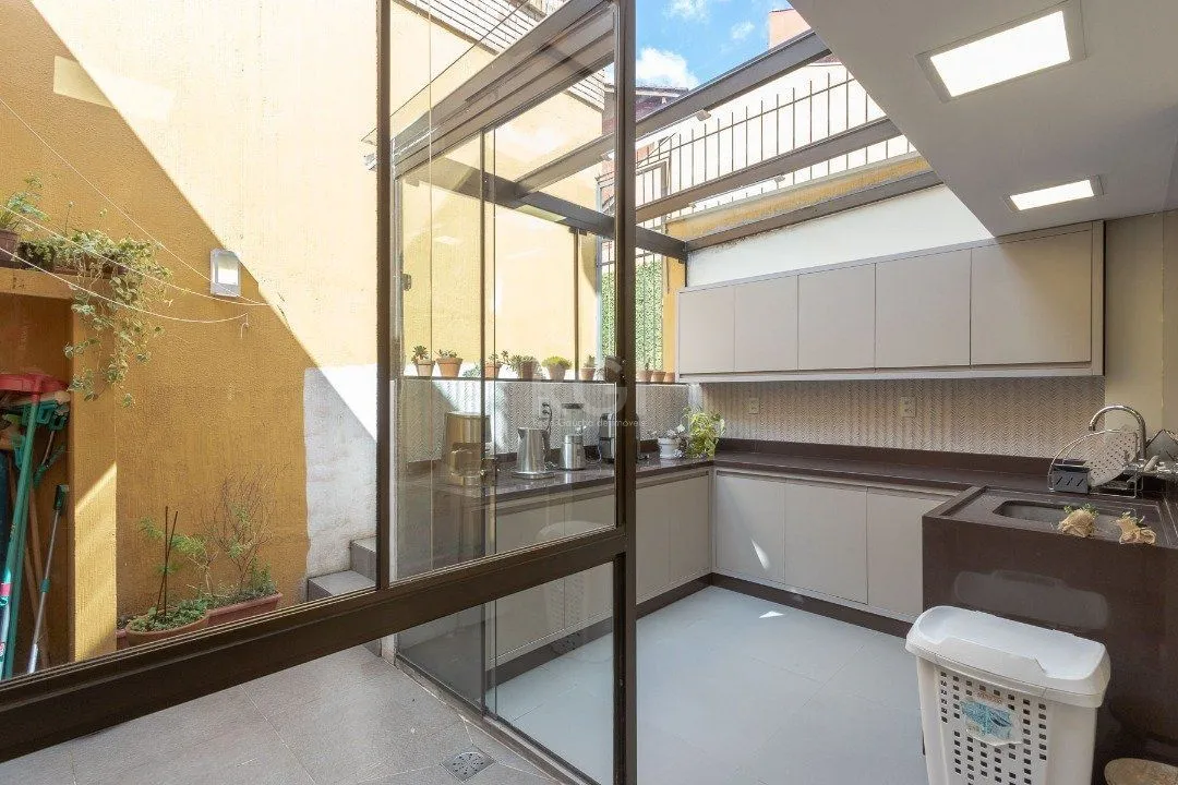 Imagem Casa Condominio para Venda - 210.69m², 3 dormitórios, sendo 2 suites, 4 vagas - Jardim Isabel