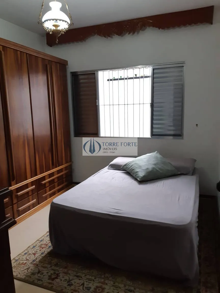 Imagem Casa espaçosa, com 380 m², 3 dormitórios sendo 1 suíte 4 banheiros, 2 vagas