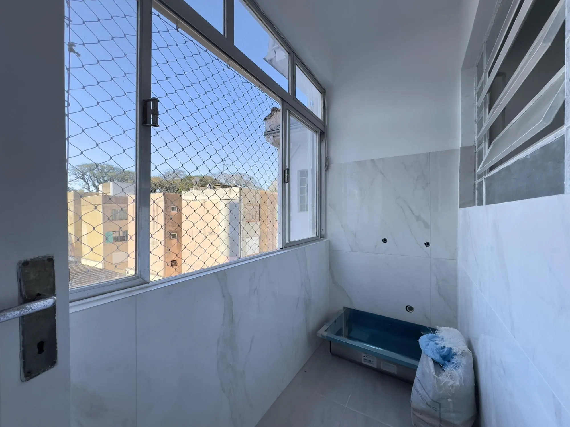 Imagem Apartamento reformado de 68m², 2 dormitórios no bairro Praia de Belas