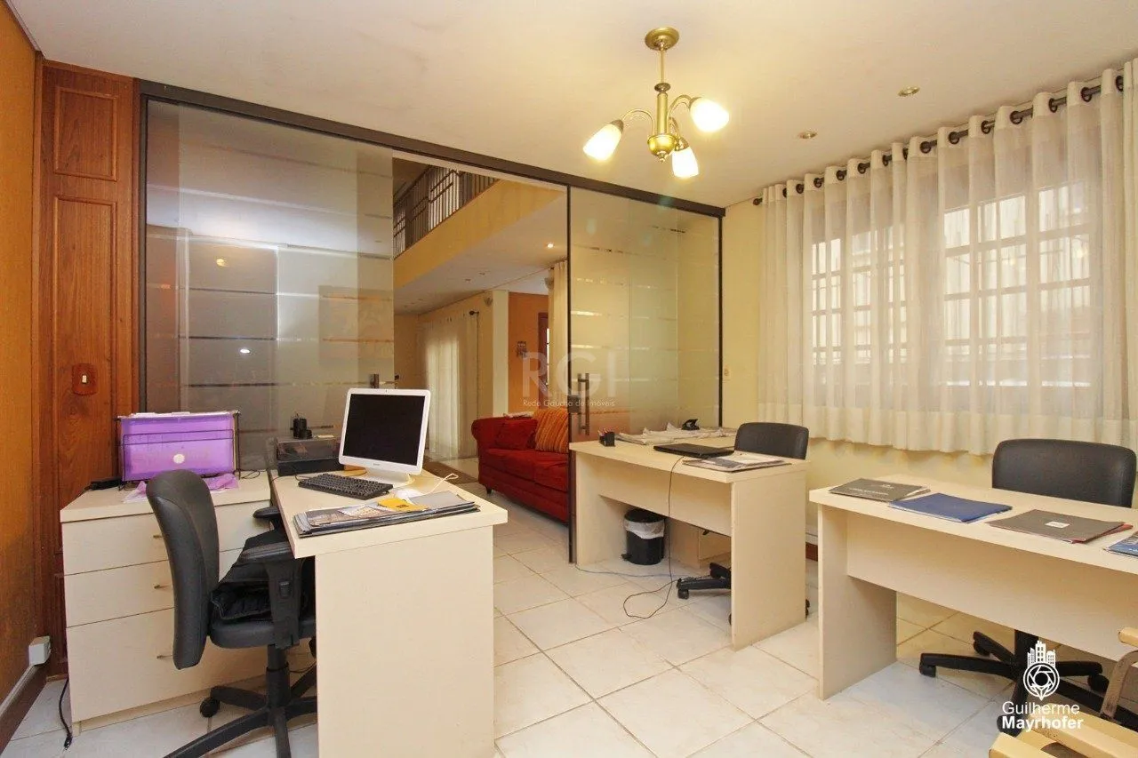 Imagem Casa para Venda - 347m², 5 dormitórios, sendo 2 suites, 3 vagas - São João