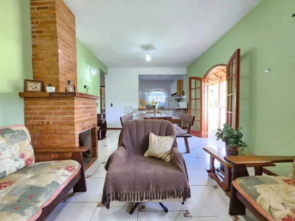 Imagem Casa em Condomínio para Venda em Teresópolis / RJ no bairro Vale Alpino