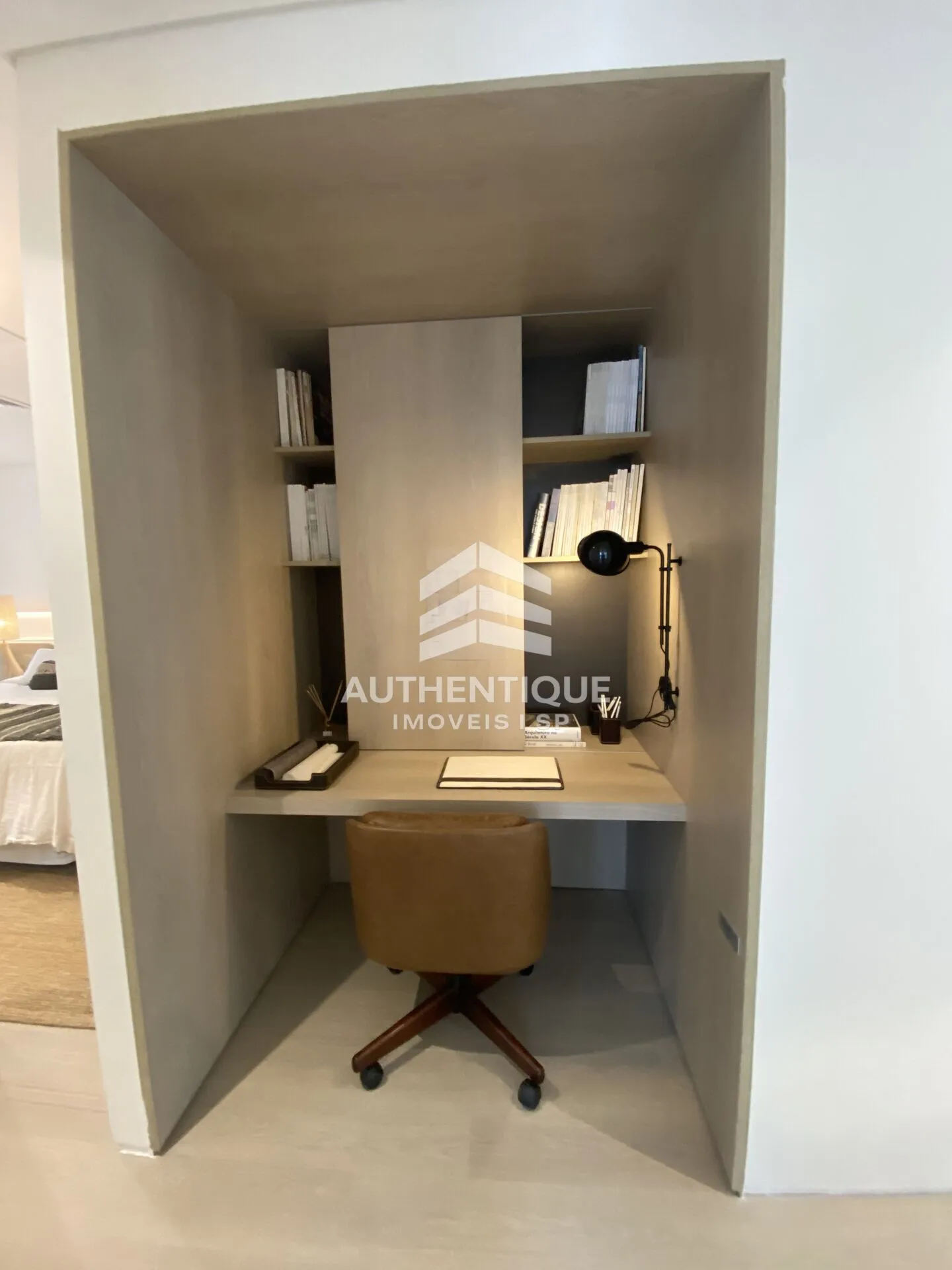 Imagem CASA JARDINS JAÚ - Apartamento Alto Padrão no bairro Jardins à venda