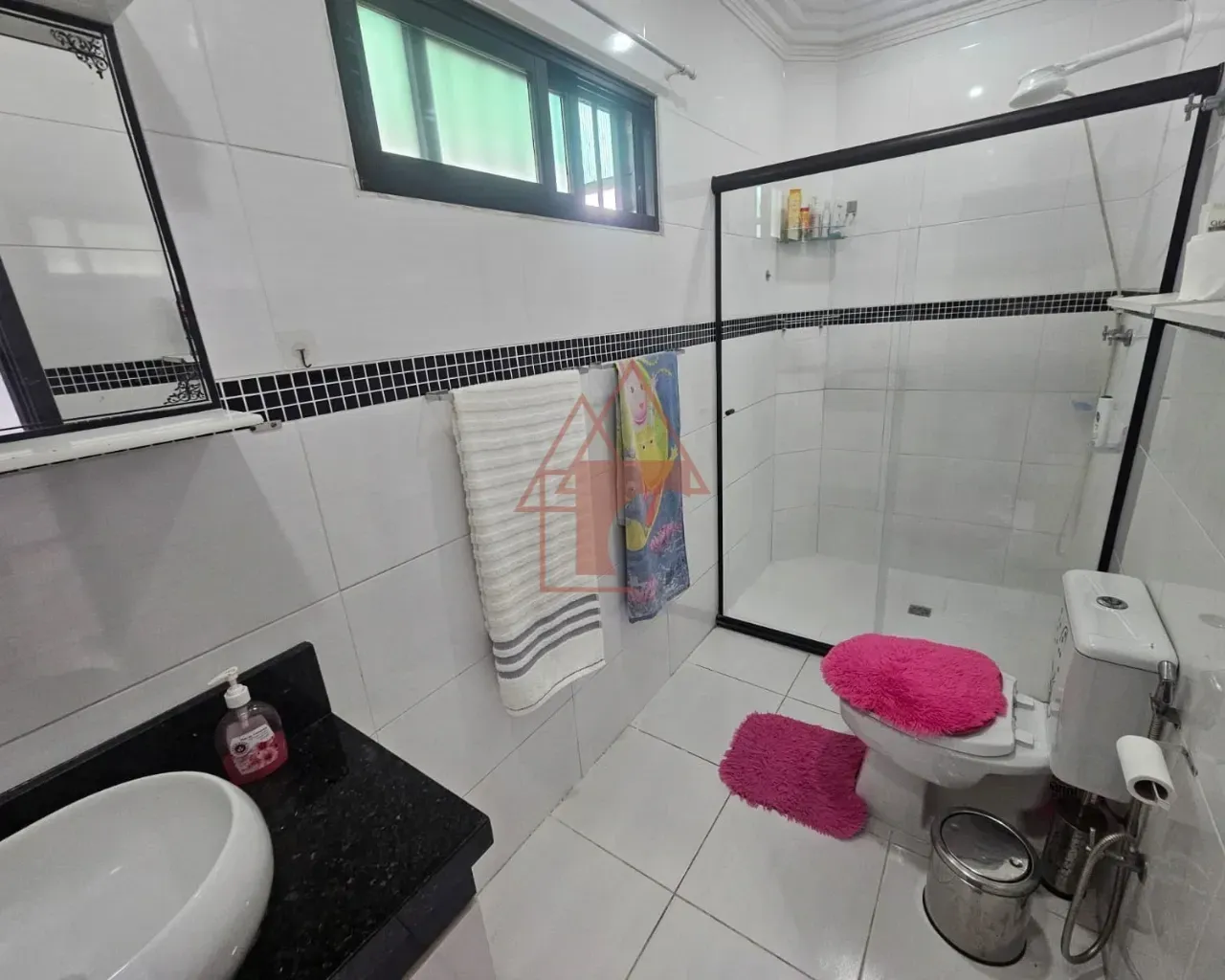 Imagem Sobrado com 3 Quartos à Venda, 228 m² em Vila Ponte Nova - Cubatão