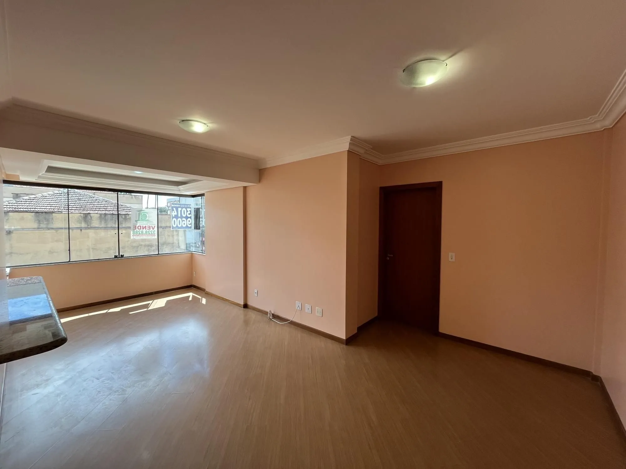 Imagem Apartamento de dois quartos, suíte e uma vaga de garagem no bairro Menino Deus