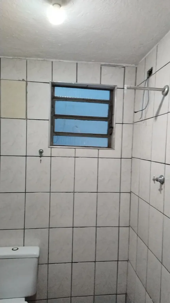 Imagem Casa para locação em Santo André-SP: 1 quarto, 1 banheiro, 40m² no Jardim Guarará. Agende sua visita!